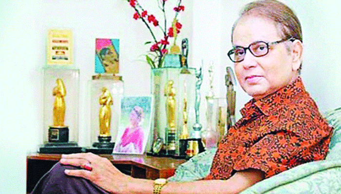 পরিচালকের চেয়ারে নায়ক