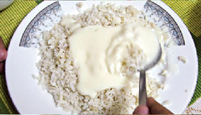 ইফতারিতে দই চিড়া