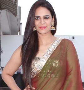 পাত্রীর বয়স ৩৫ +