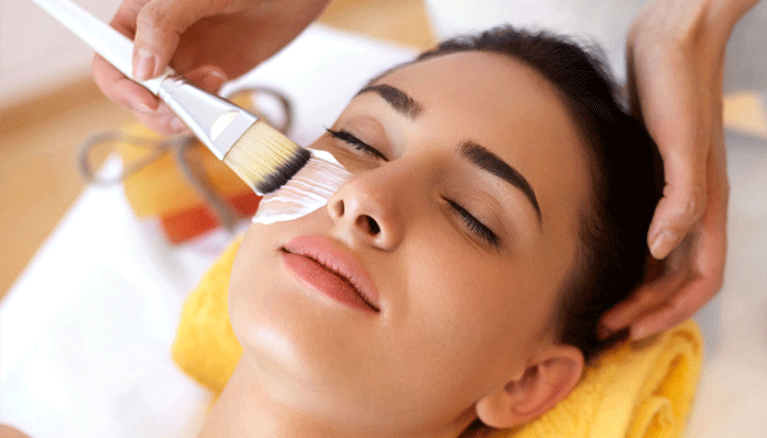 ফেসিয়ালের উপকারিতা ও অপকারিতা