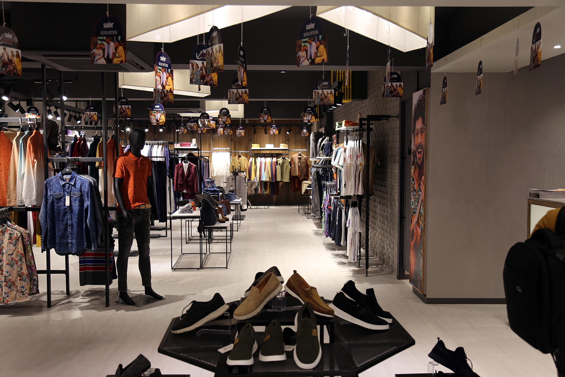 ময়মনসিংহে নোঙড় ফেলল সেইলর, কেনাকাটায় মিলবে বিমান টিকিট