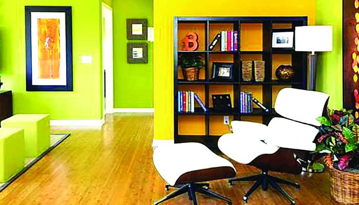 ঘরের ভেতর উজ্জ্বল রঙ