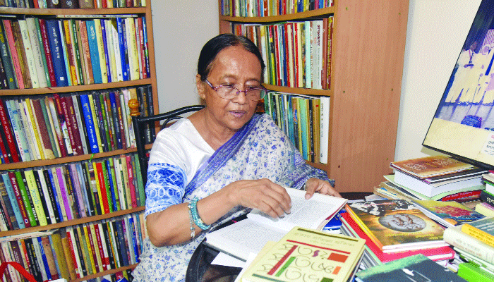 যাপিত জীবন : মুদ্রিত কালের আখ্যান