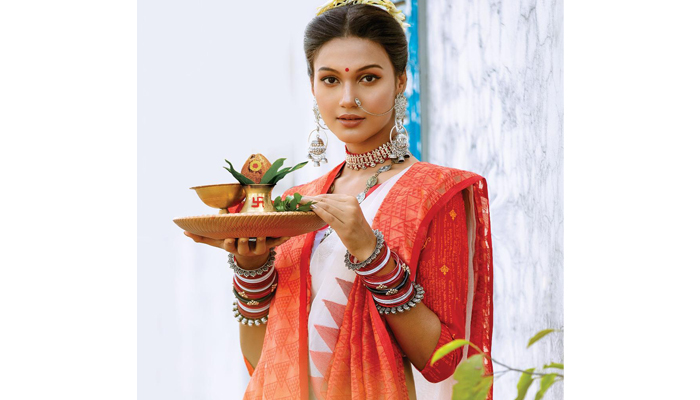 পূজাতে সৌন্দর্য চর্চায় ছাড়