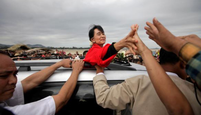 রাজনৈতিক স্বার্থেই সুচির হেগ মিশন