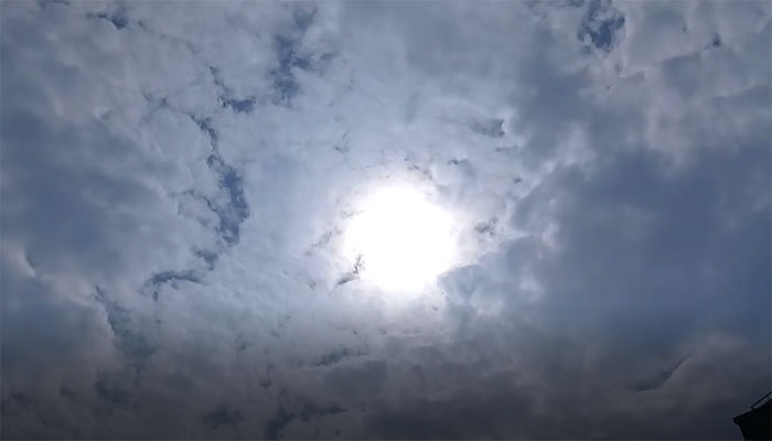 সূর্যের দেখা পেলেন নগরবাসী