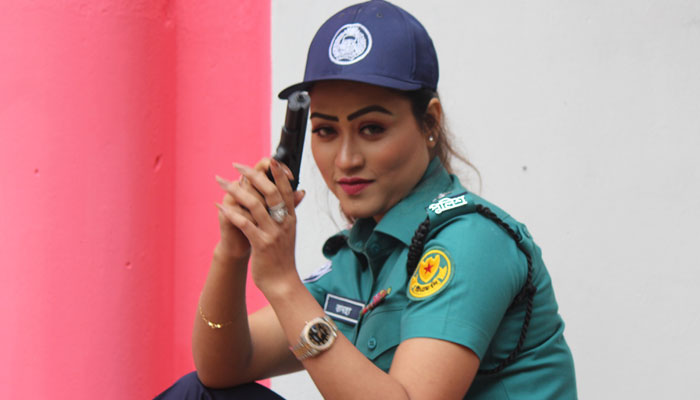 নিজেকে নতুন করে আবিষ্কার করতে চাই : তানহা মৌমাছি