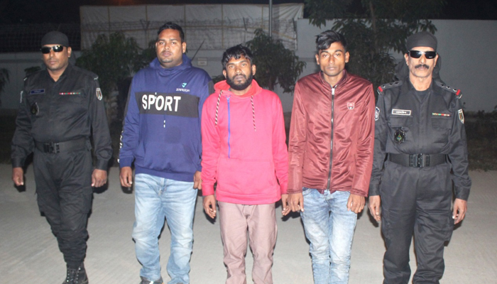 অজ্ঞান পার্টি থেকে খোয়া যাওয়া ৩৭ হাজার ডলার উদ্ধার র‌্যাবের