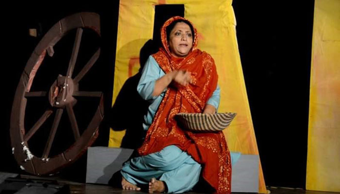 গোলাপজান স্মরণ করিয়ে দিলো আদি ঢাকাকে