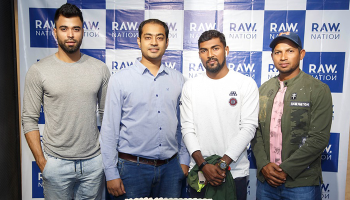 মিরপুরে পুরুষের ফ্যাশন ব্র্যান্ড ‘র নেশন’