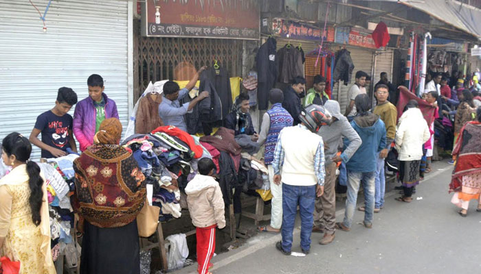 বরিশালে শীতে জবুথবু নগরবাসী