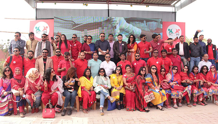 বন্ধু উৎসবে প্রাণে প্রাণে মাতলো হাজারো প্রাক্তন