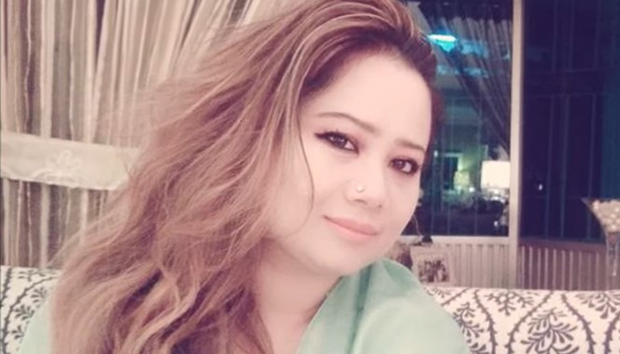 সামিরা এখন কোথায়?