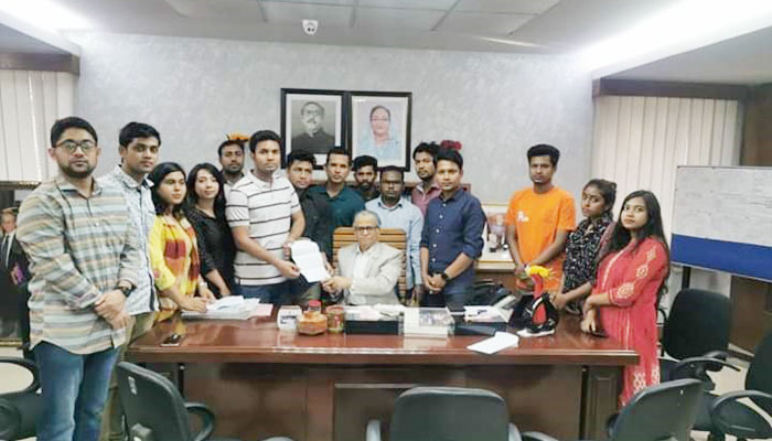 ঢাকা বিশ্ববিদ্যালয় সাময়িক বন্ধে ডাকসুর স্মারকলিপি
