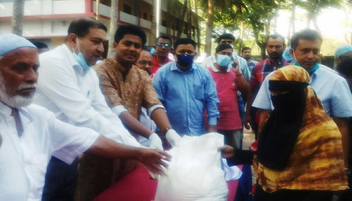 ৫ হাজার পরিবারে ত্রাণ দিলেন মোকতাদির