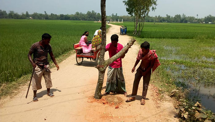লকডাউনে অন্যরকম জীবন
