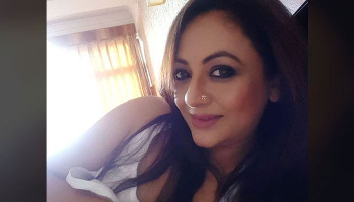 এই পৃথিবীতে আর বাঁচতে চাই না...