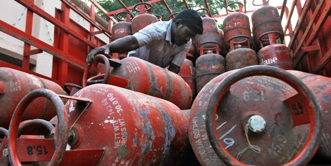 লকডাউনে গ্যাস সঞ্চয় করবেন যেভাবে