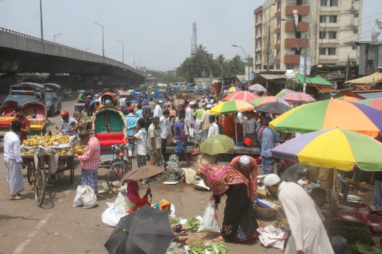 লকডাউনে অন্যরকম জীবন
