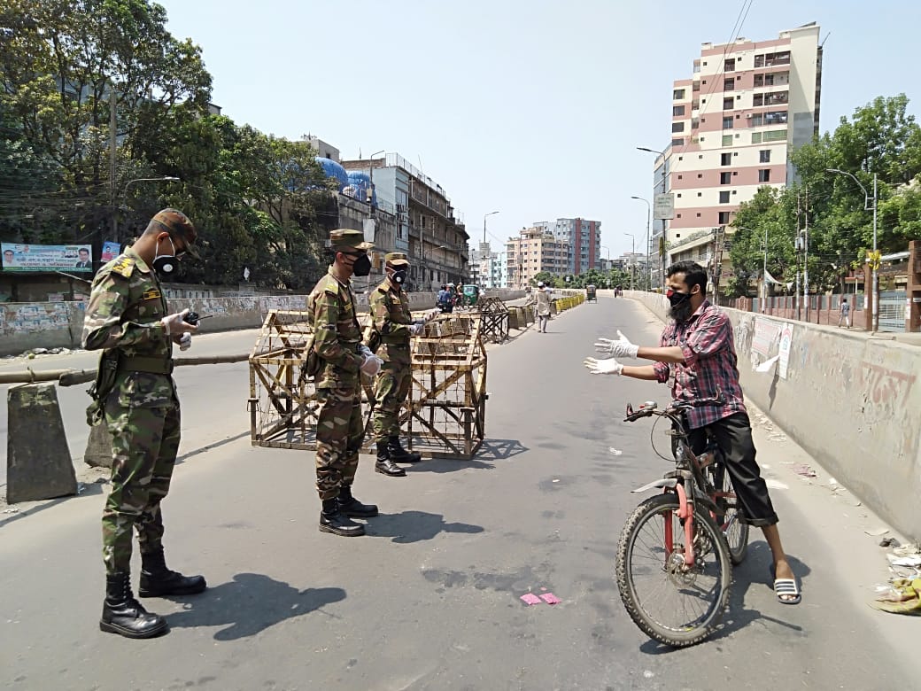 লকডাউনে অন্যরকম জীবন