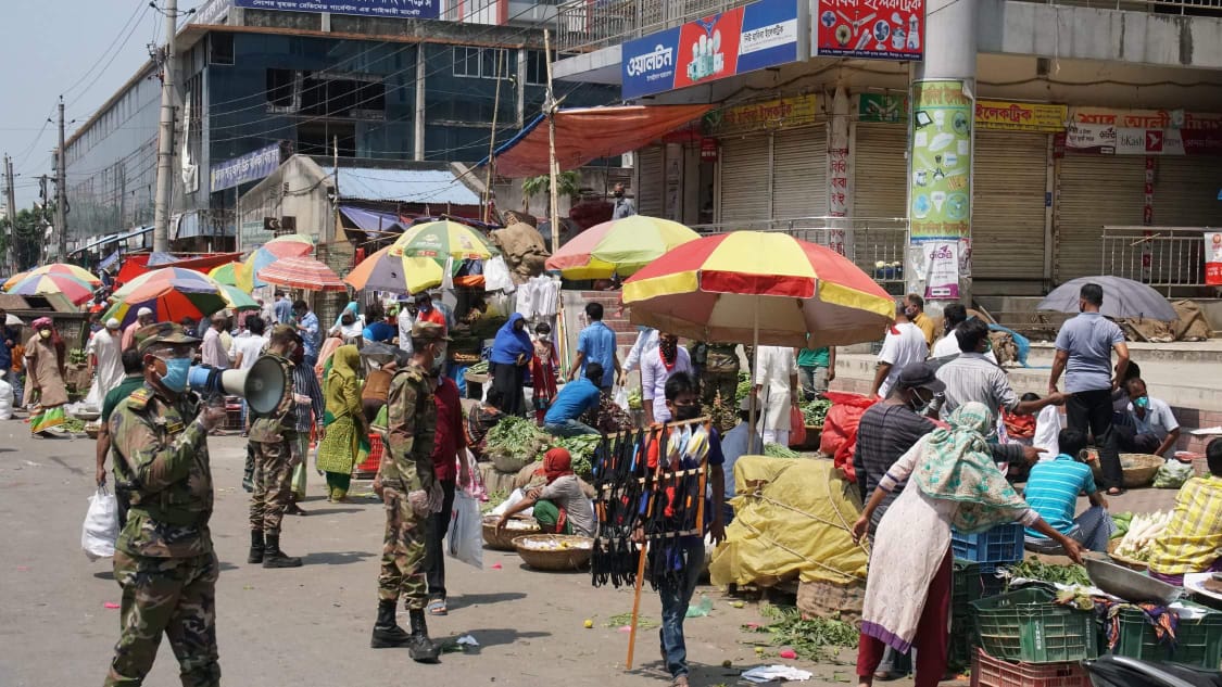 লকডাউনে অন্যরকম জীবন