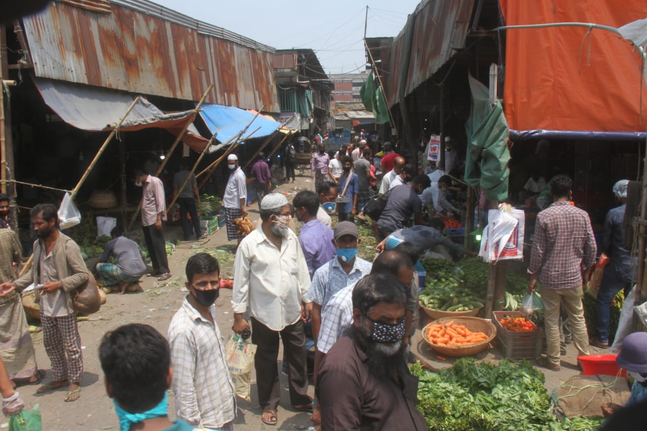 লকডাউনে অন্যরকম জীবন