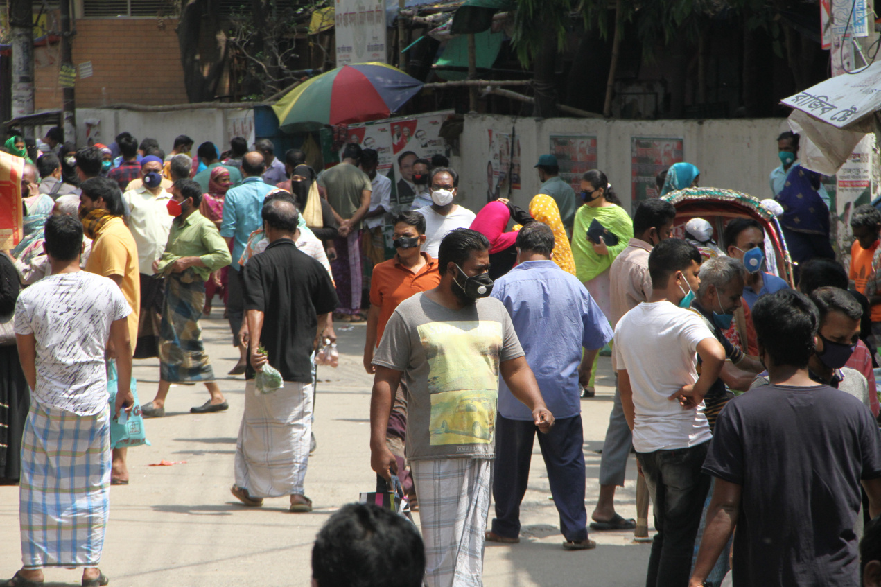 লকডাউনে অন্যরকম জীবন