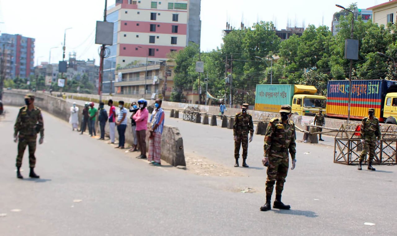 লকডাউনে অন্যরকম জীবন
