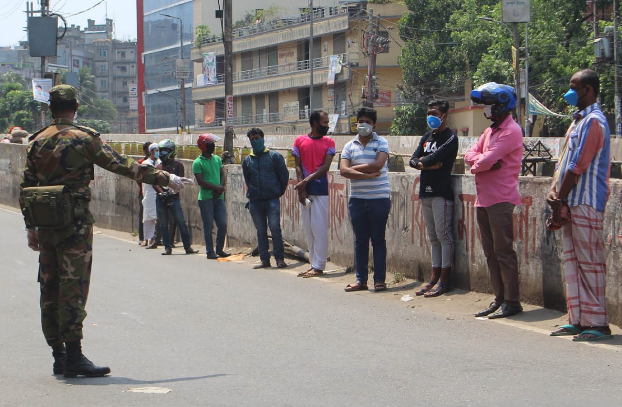 লকডাউনে অন্যরকম জীবন