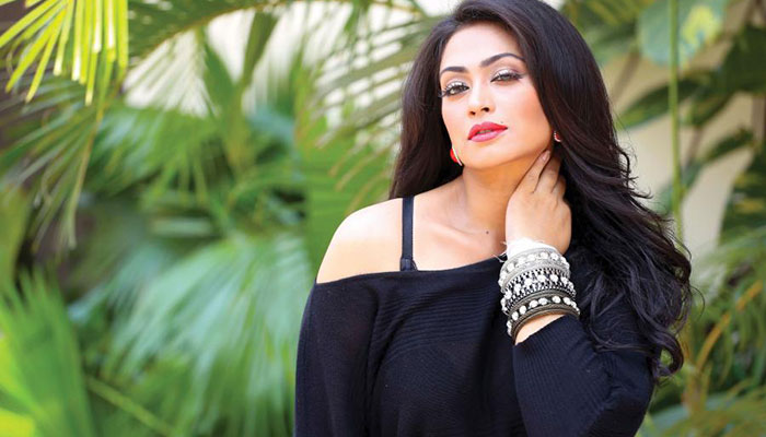 করোনায় আক্রান্ত ঘরবন্দী পপি