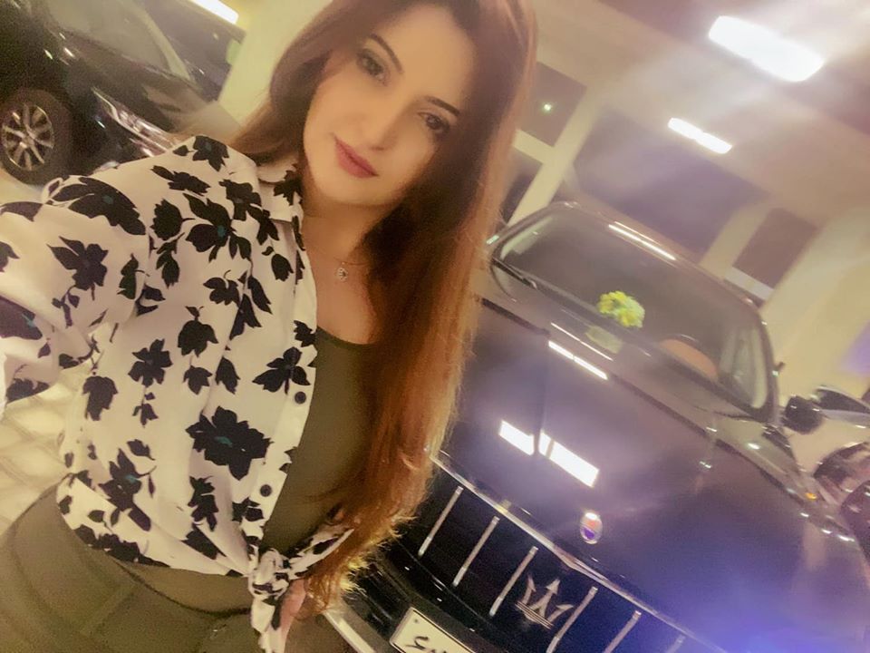 নয়া প্রেমিকের সঙ্গে পরিমনির ডেট