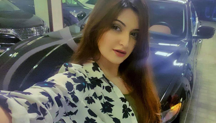 নয়া প্রেমিকের সঙ্গে পরিমনির ডেট