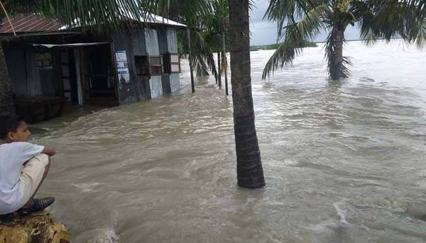 তীব্র জোয়ারে ভোলা প্লাবিত