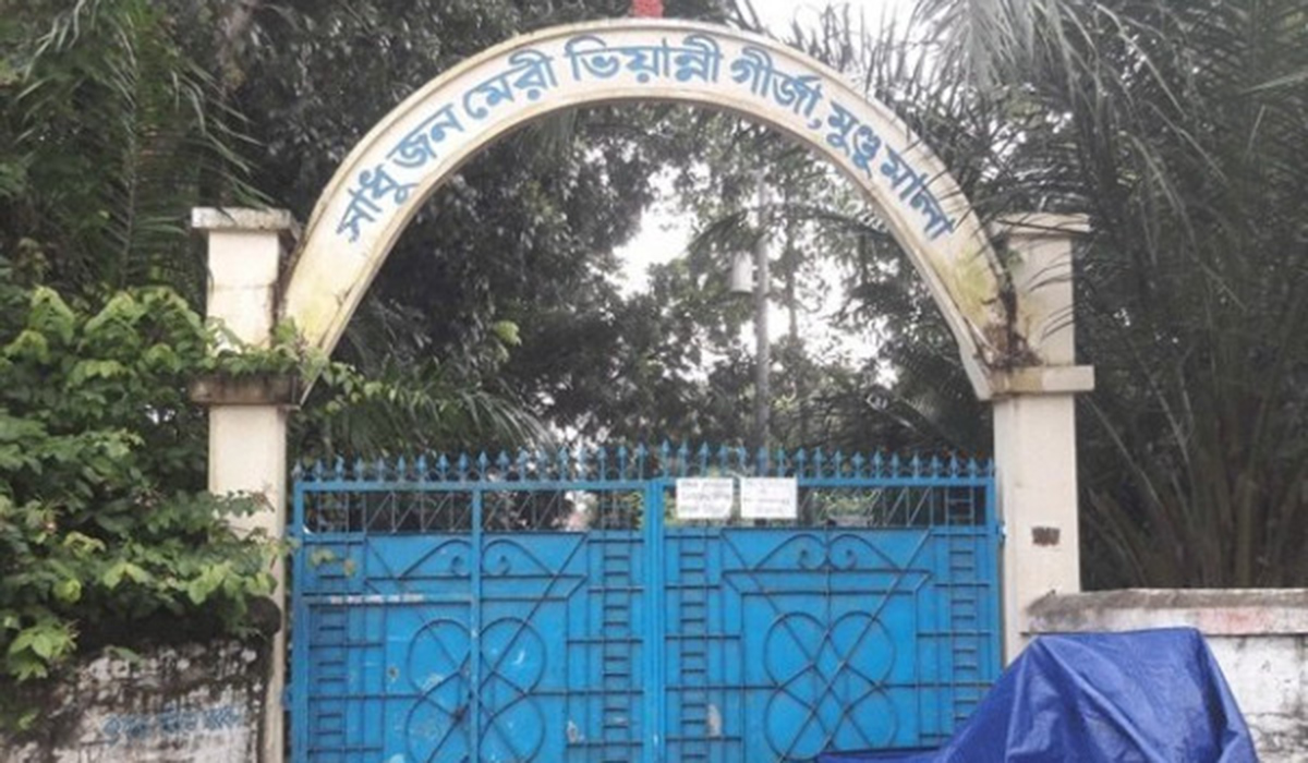 তানোরে গির্জায় ধর্ষণের অভিযোগে ফাদার গ্রেপ্তার
