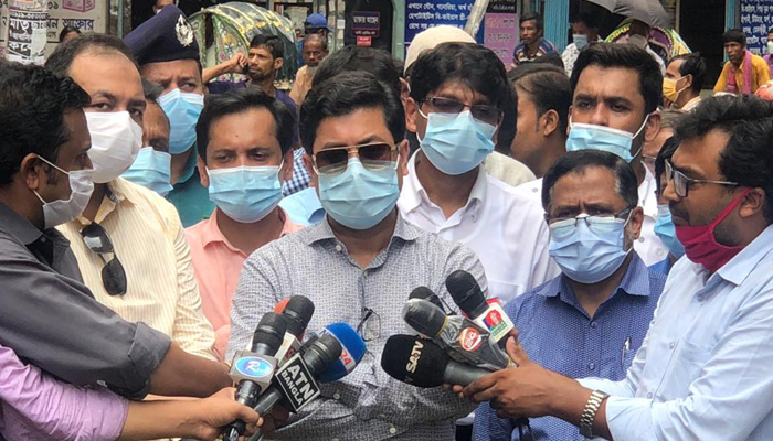 পানি নিষ্কাশন সঠিকভাবে না হওয়ায় রাস্তা ক্ষতিগ্রস্ত হচ্ছে