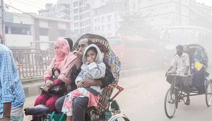 দূষিত শহরের তালিকায় শীর্ষে ঢাকা