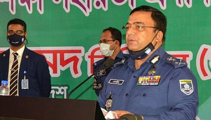 দায়িত্ব নিতে না পারলে সন্তান জন্ম দিয়েছেন কেন?