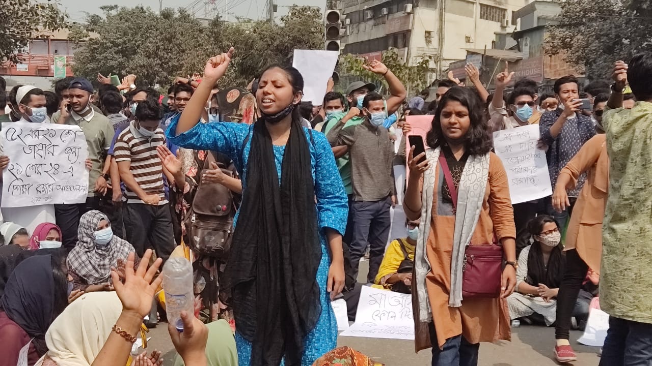 সাত কলেজের বিষয়ে জরুরি বৈঠকে শিক্ষামন্ত্রী