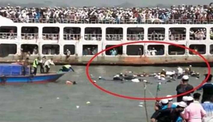 চরমোনাই মাহফিল থেকে ফেরার পথে ট্রলার ডুবি