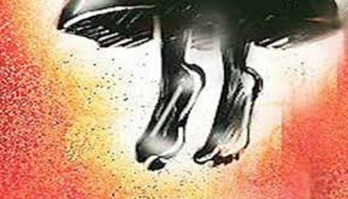 হাকিমপুরে গৃহবধূর ঝুলন্ত লাশ উদ্ধার