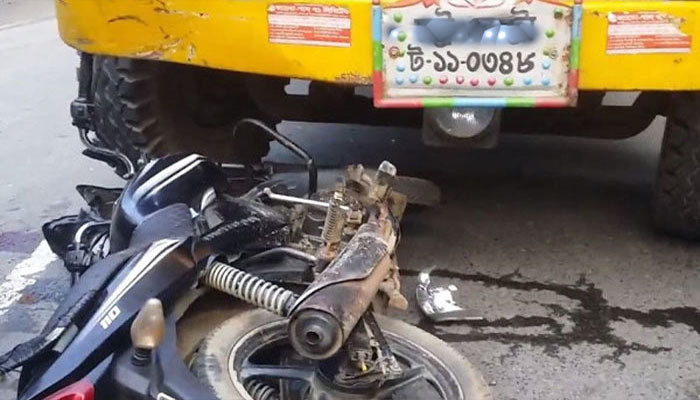 রাণীনগরে ট্রাকের ধাক্কায় মটরসাইকেল চালক নিহত, আহত ১