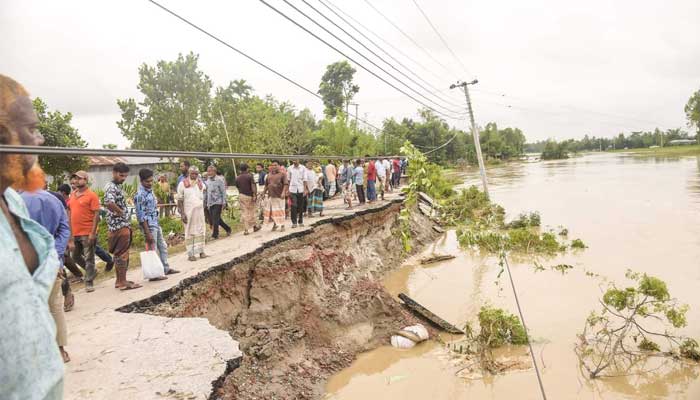 তিস্তায় হঠাৎ বন্যায় ক্ষতির মুখে হাজারো কৃষক