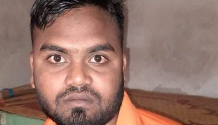 টাকা চেয়ে এমপি স্মৃতিকে হুমকি, সাদুল্লাপুর থেকে যুবক আটক