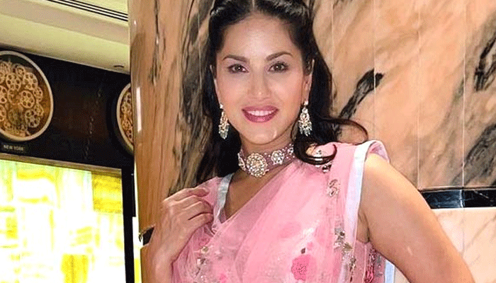 দুষ্টু পোলাপান গানের ছন্দে উদ্দাম নাচ সানি লিওনের