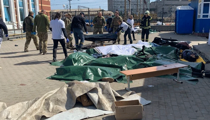 ইউক্রেনের রেলস্টেশনে রাশিয়ার রকেট হামলায় নিহত ৩০