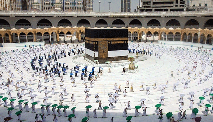 এ বছর হজে যেতে পারবেন ১০ লাখ মানুষ