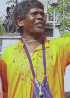 রাতারাতি জীবন বদলে যাওয়া ভুবনের যেভাবে কাটছে সময়
