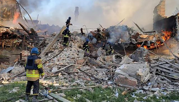 ইউক্রেনের স্কুলে রাশিয়ার বোমা হামলায় নিহত ৬০