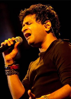 কেকের শেষকৃত্য সম্পন্ন, অশ্রুজলে প্রিয় শিল্পীকে বিদায়