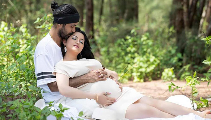 মায়াবী আলোতে অদ্ভুত ভালোবাসার ছবি পরী মণির